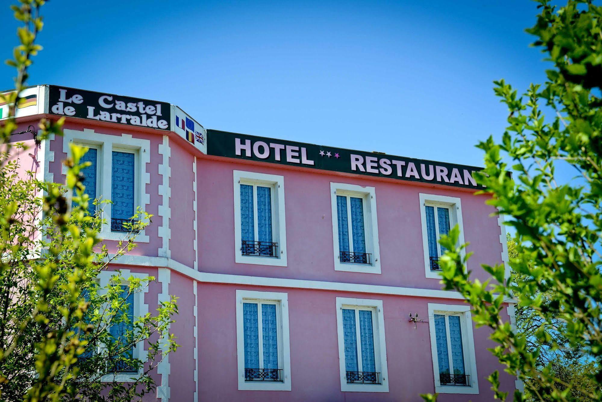 Le Castel De Larralde Hotel Assat Exterior foto